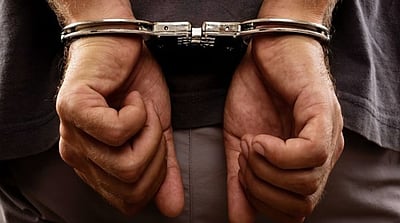 உ.பி.யில் ரூ.1000 கோடி மதிப்புள்ள அரசு நிலம் அபகரிப்பு: பத்திரிகையாளர் உள்பட 14 பேர் கைது!